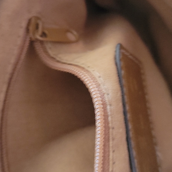 Relic Crossbody purse - Picture 5 of 5